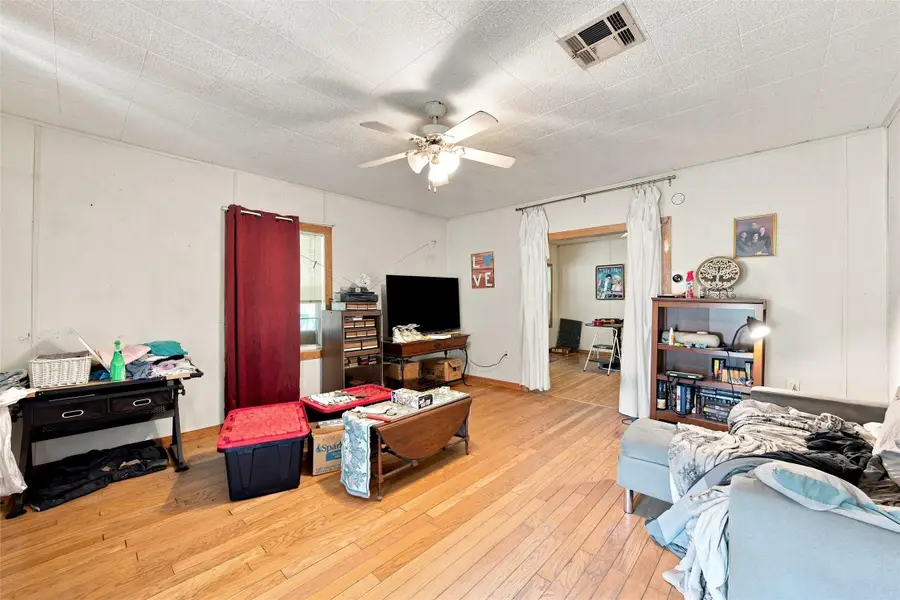 405 NE 4th Street, Hubbard, TX 76648 - #2