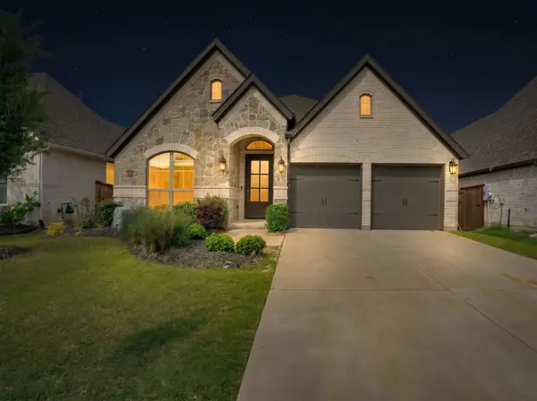 1804 Swayback Lane, Mansfield, TX 76063