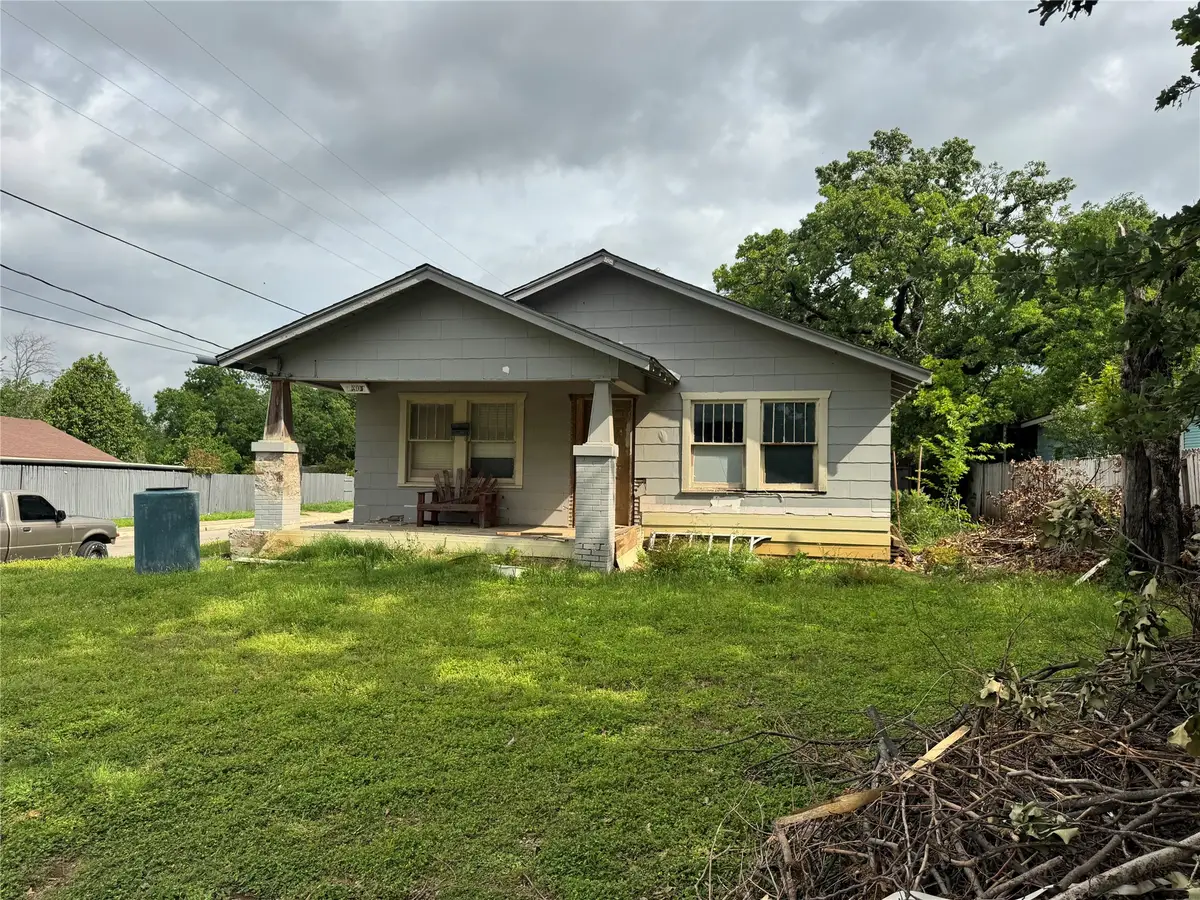 3301 Baylor Street, Fort Worth, TX 76119 - #1