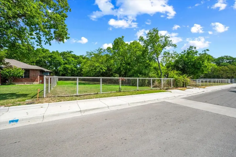 6900 Craig Street, Fort Worth, TX 76112 - #2