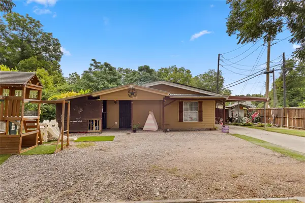 2802 Gooch Street, Dallas, TX 75241