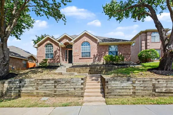 2033 Piedmont Drive, Lewisville, TX 75067