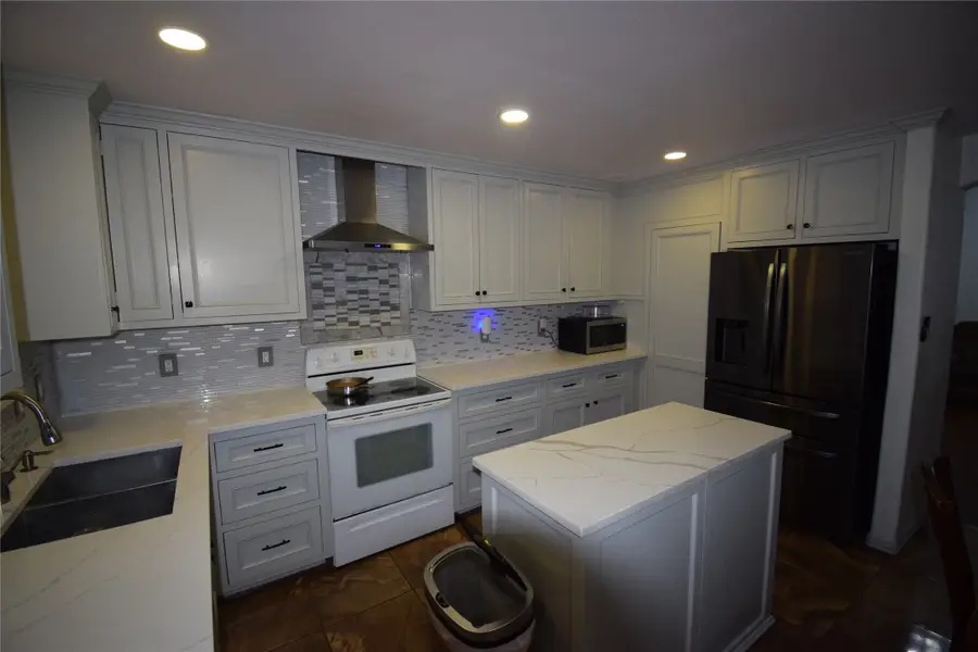 8516 Torreon Court, Dallas, TX 75217 - #2