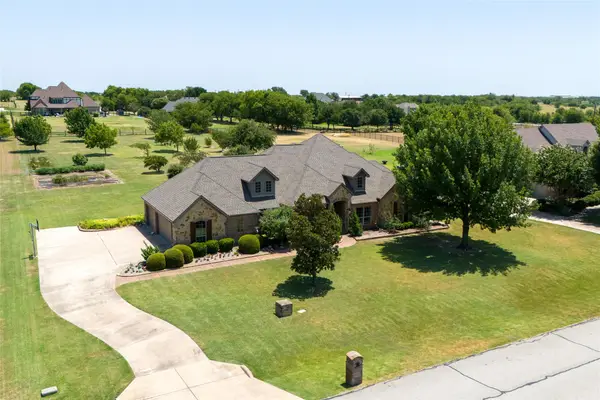 11082 Sarah Lane, Fort Worth, TX 76179