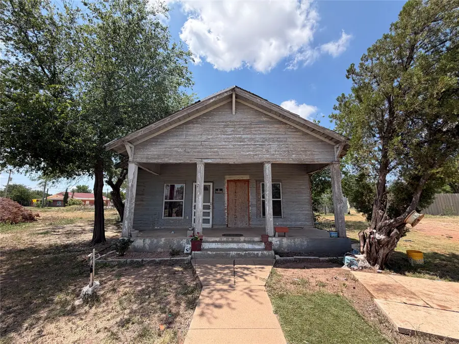 210 E Campbell Street, Stamford, TX 79553 - #3