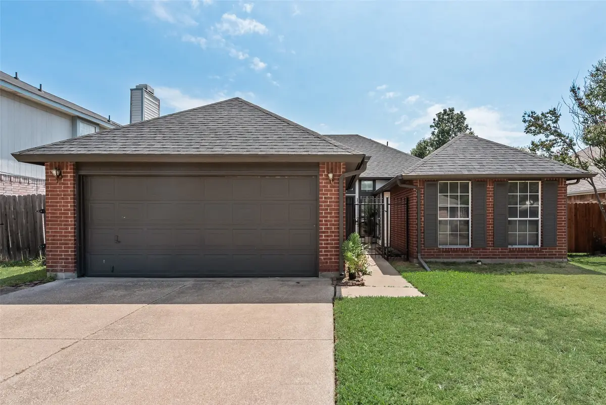 5209 Manhassett Drive, Arlington, TX 76018 - #1