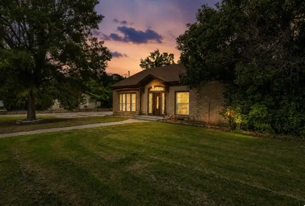 941 S Texas Street, De Leon, TX 76444