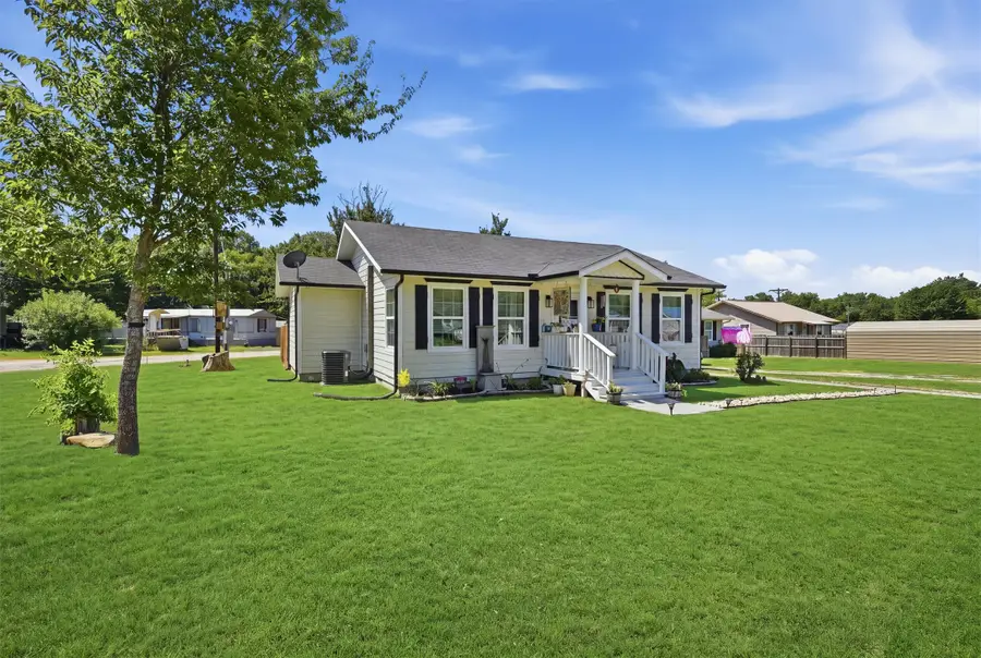 201 Spring Valley Circle, Azle, TX 76020 - #3