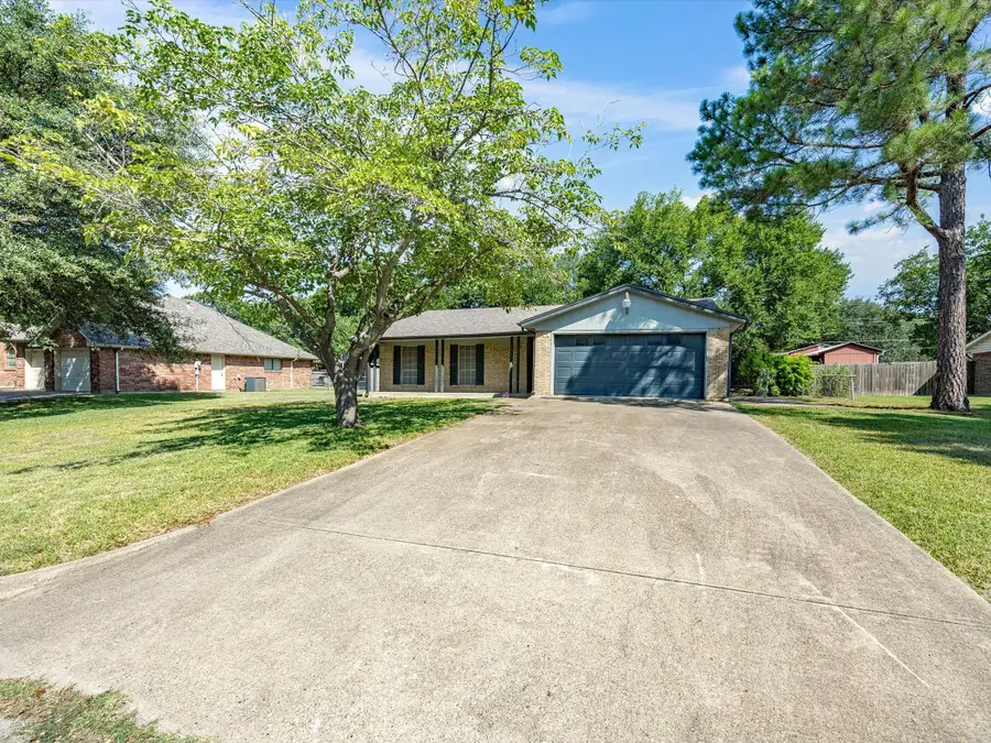 613 Cooper Street, Ennis, TX 75119 - #3