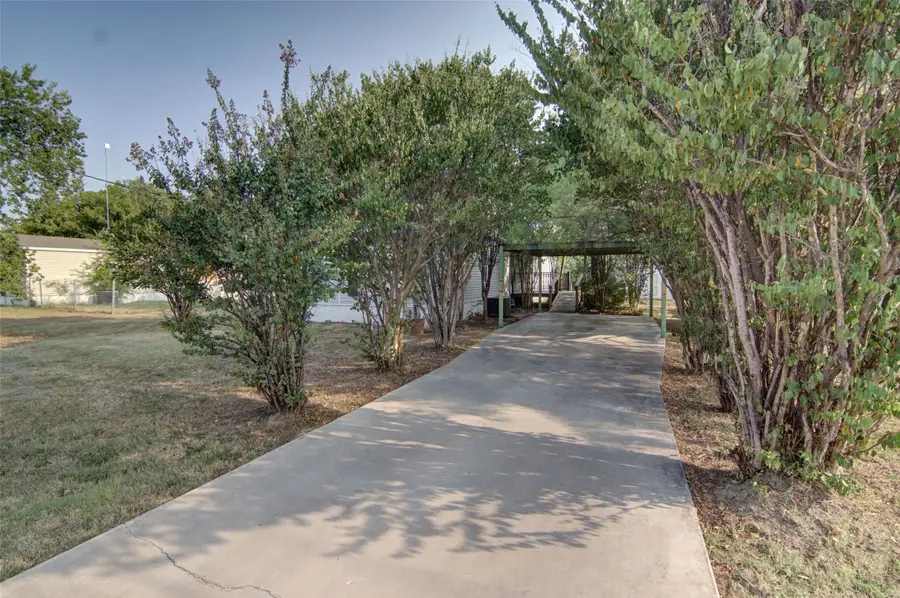 2307 NE 2nd Street, Mineral Wells, TX 76067 - #3