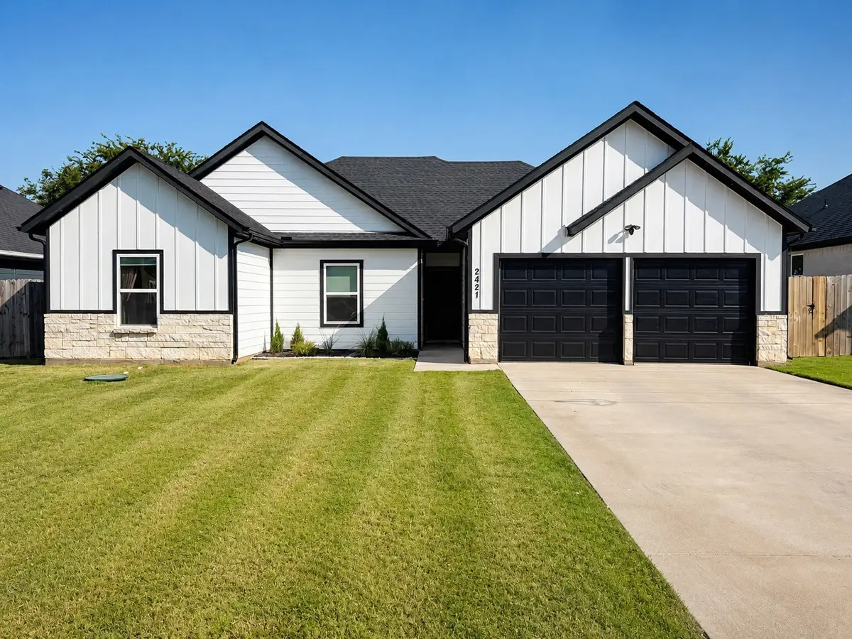 2421 Creek Drive, Granbury, TX 76048 - #1