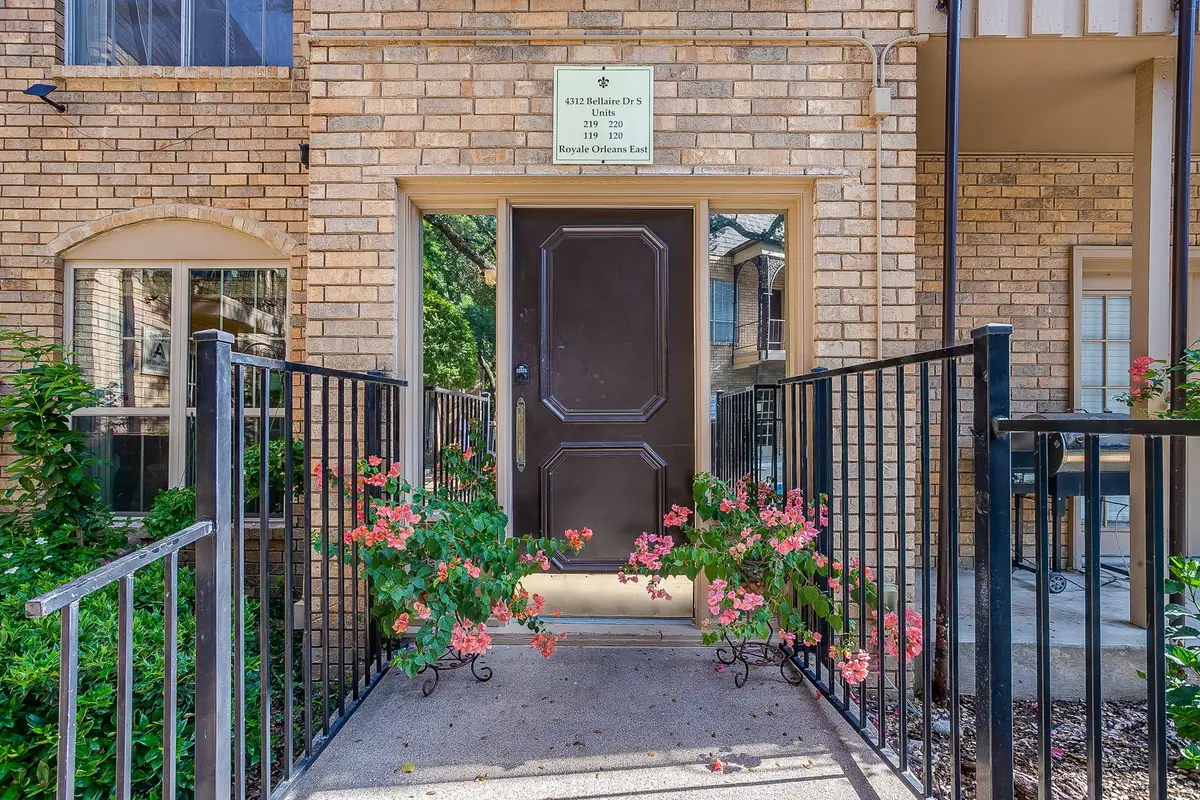 4312 Bellaire Drive S #219, Fort Worth, TX 76109 - #1