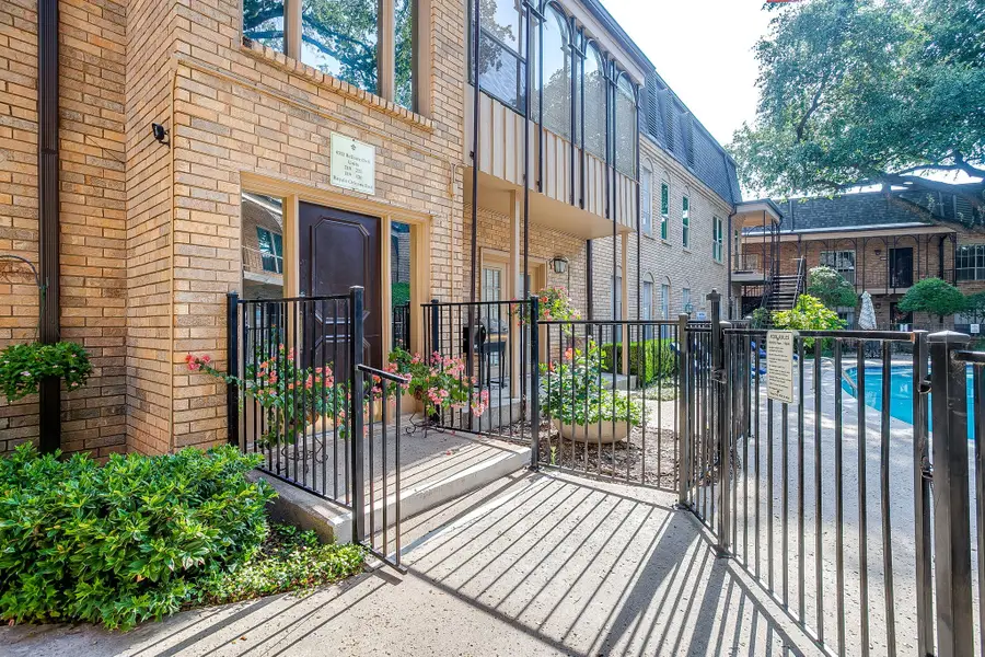 4312 Bellaire Drive S #219, Fort Worth, TX 76109 - #2