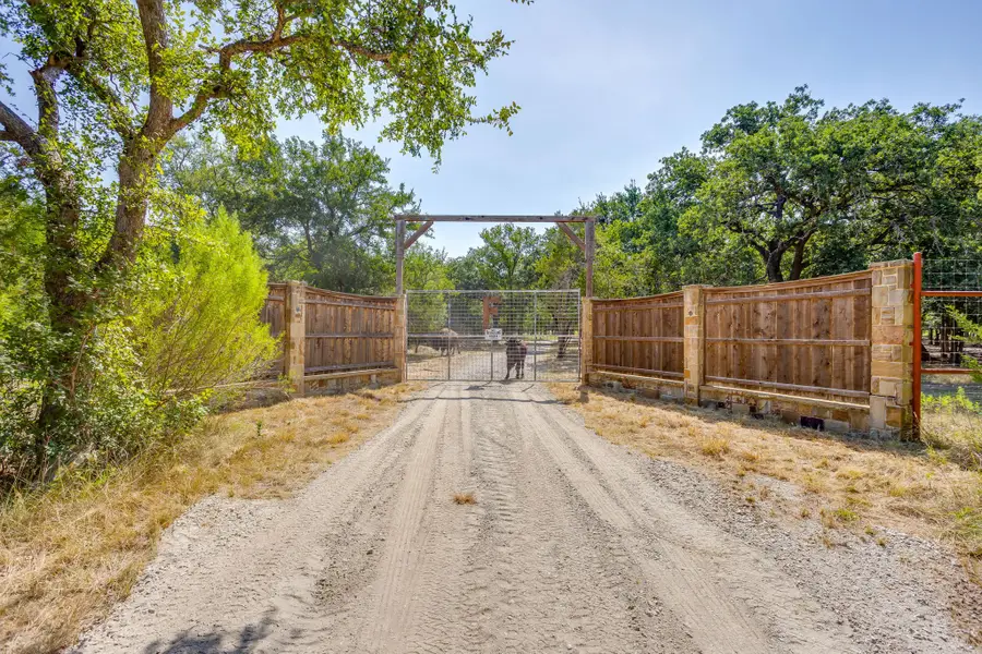 897 N Wilson, Palo Pinto, TX 76484 - #2