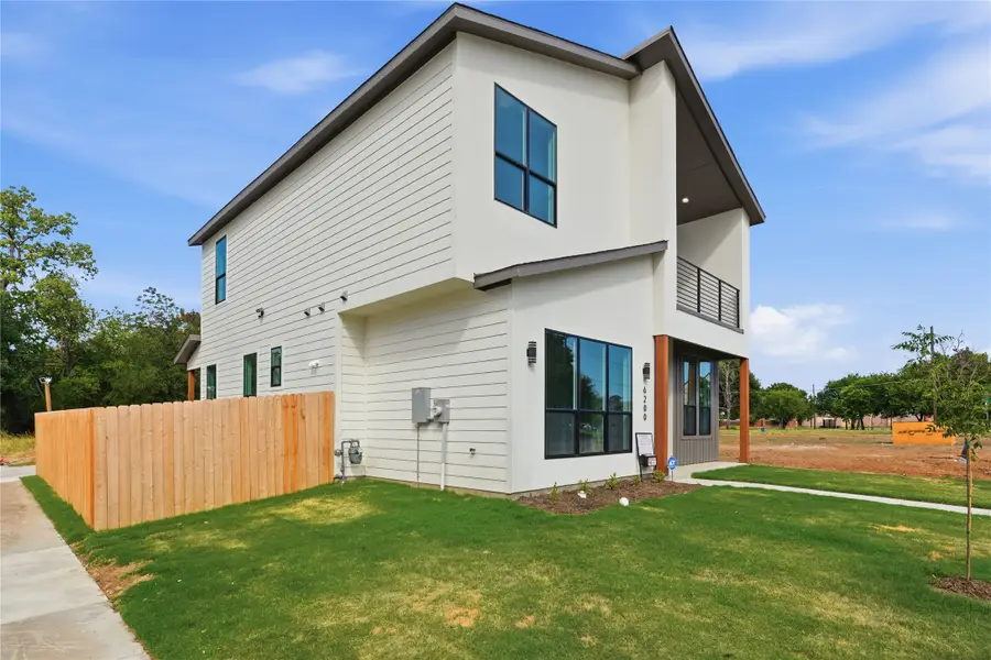 6200 Carlton Garrett Street, Dallas, TX 75215 - #2