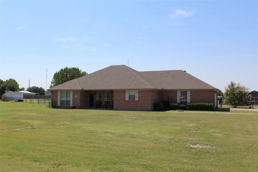 166 Meadowview Circle, Van Alstyne, TX 75495 - #2