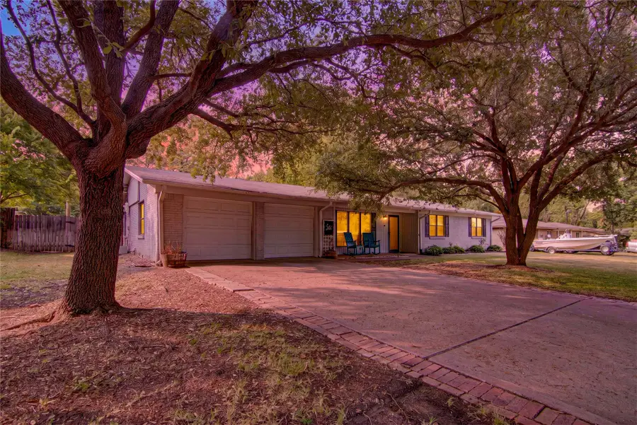 807 W Elizabeth Drive, Robinson, TX 76706 - #2