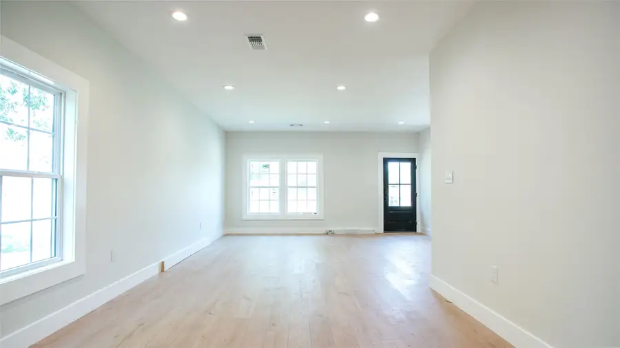 305 W Oak, Olney, TX 76374 - #2