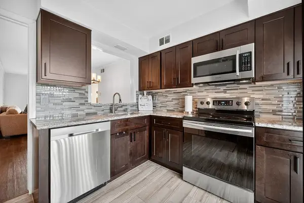 3609 Parkridge Drive #204, Dallas, TX 75234