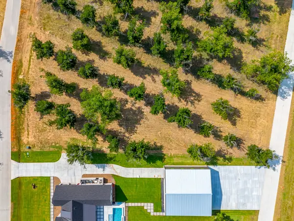 943 E Landings, Granbury, TX 76049