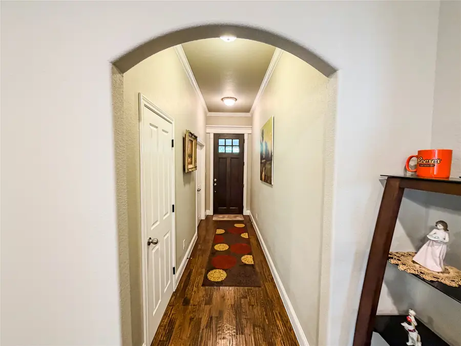 402 N Trinity Street, Decatur, TX 76234 - #2