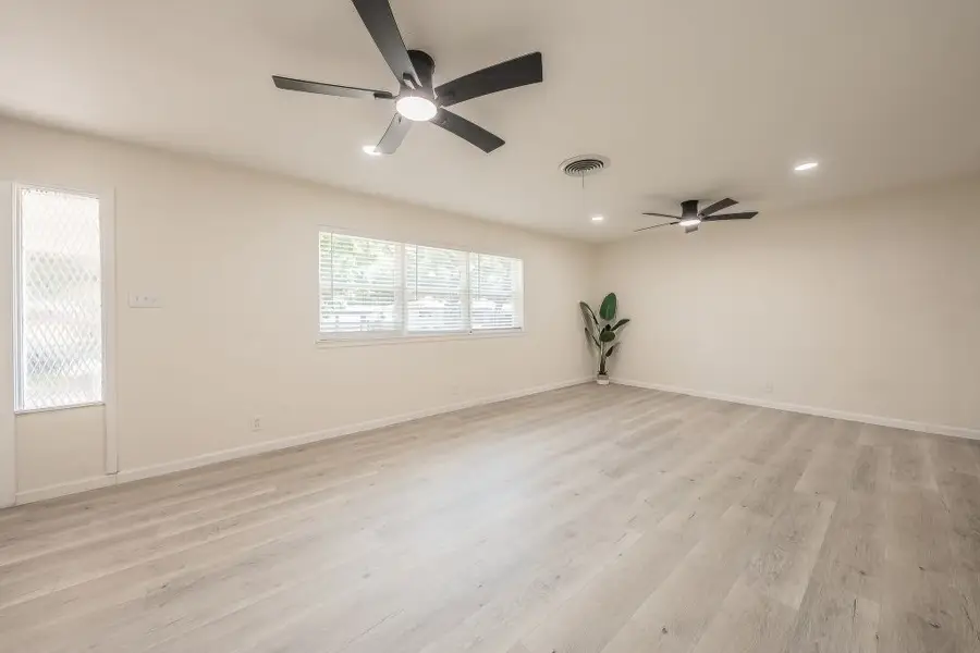 5413 Jane Anne Street, Haltom City, TX 76117 - #3