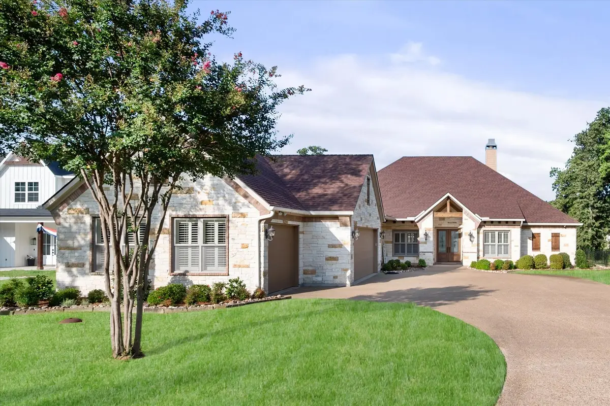 560 Clubhouse Drive, Corsicana, TX 75109 - #1