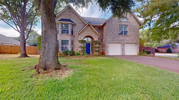 817 Crystal Lane, Hurst, TX 76054