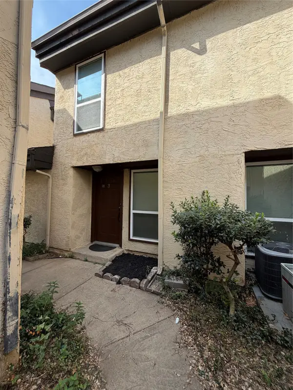 711 Harbour Town Drive #3, Lake Dallas, TX 75065