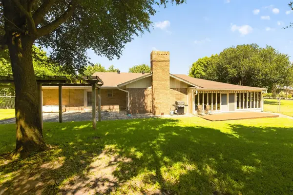 623 S Harbor Court, Granbury, TX 76048