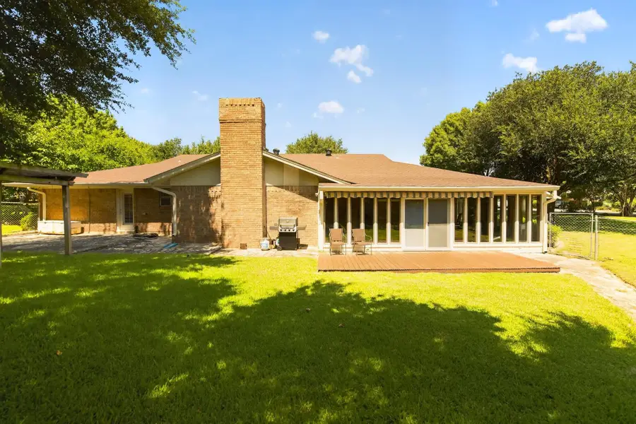 623 S Harbor Court, Granbury, TX 76048 - #3