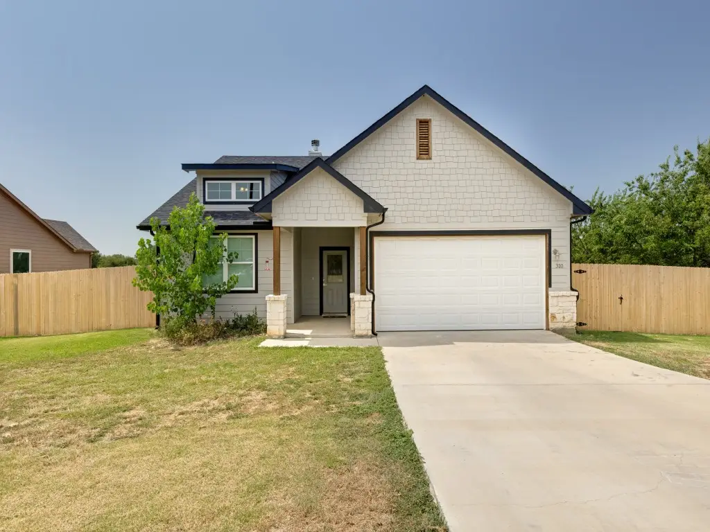 310 Oakwood Avenue, Jacksboro, TX 76458 - #1