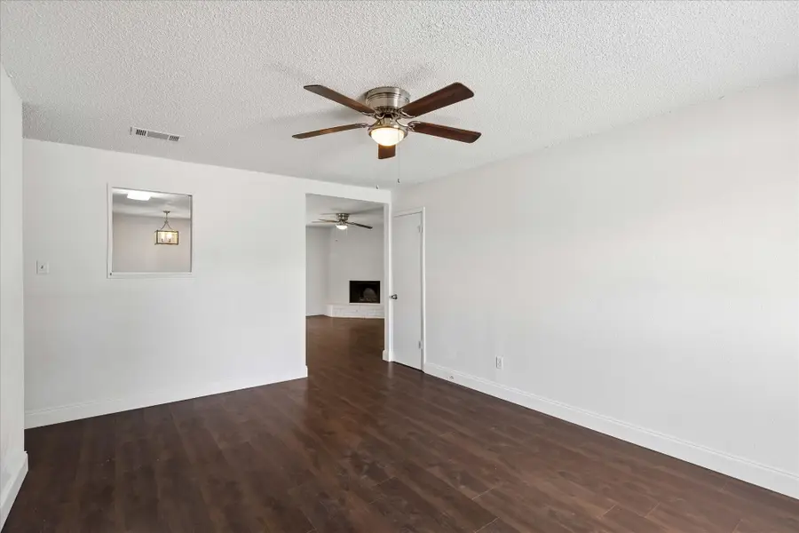 401 S Walnut Creek Drive, Mansfield, TX 76063 - #3