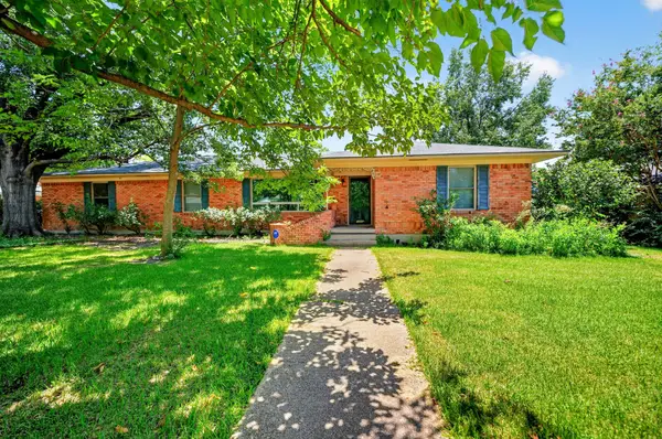 1606 Comanche Trail, Garland, TX 75043