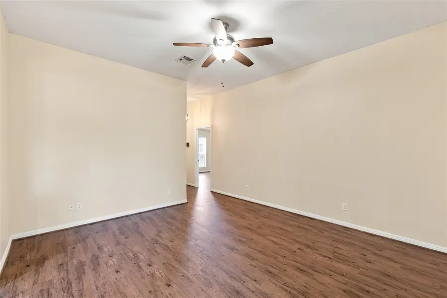 204 Raven Ridge Court, Lacy Lakeview, TX 76705 - #3