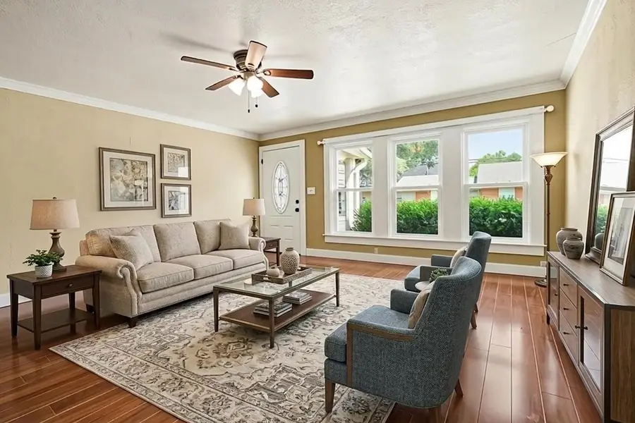 407 W 4th Street, Kaufman, TX 75142 - #3