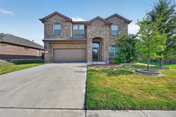 576 Pendennis Drive, Saginaw, TX 76131