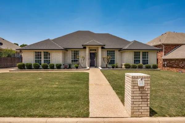 5104 Independence Avenue, Arlington, TX 76017