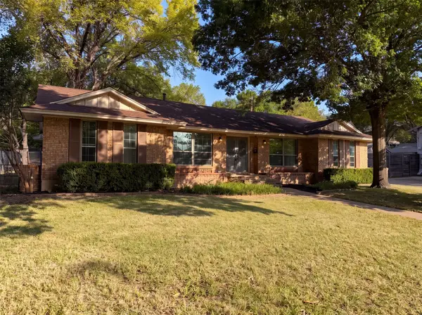 821 Glen Oaks Boulevard, Dallas, TX 75232