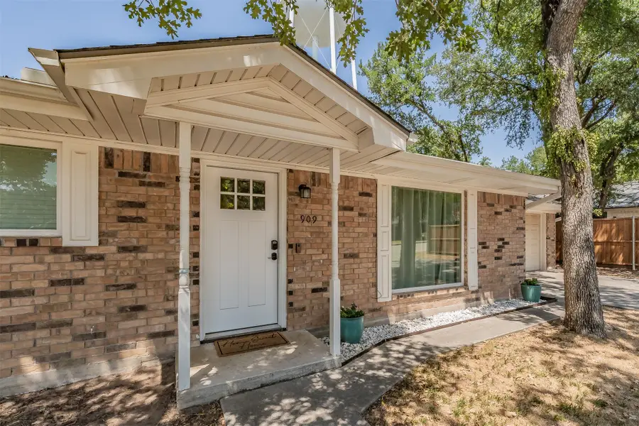 909 Shady Oaks, Bridgeport, TX 76426 - #2
