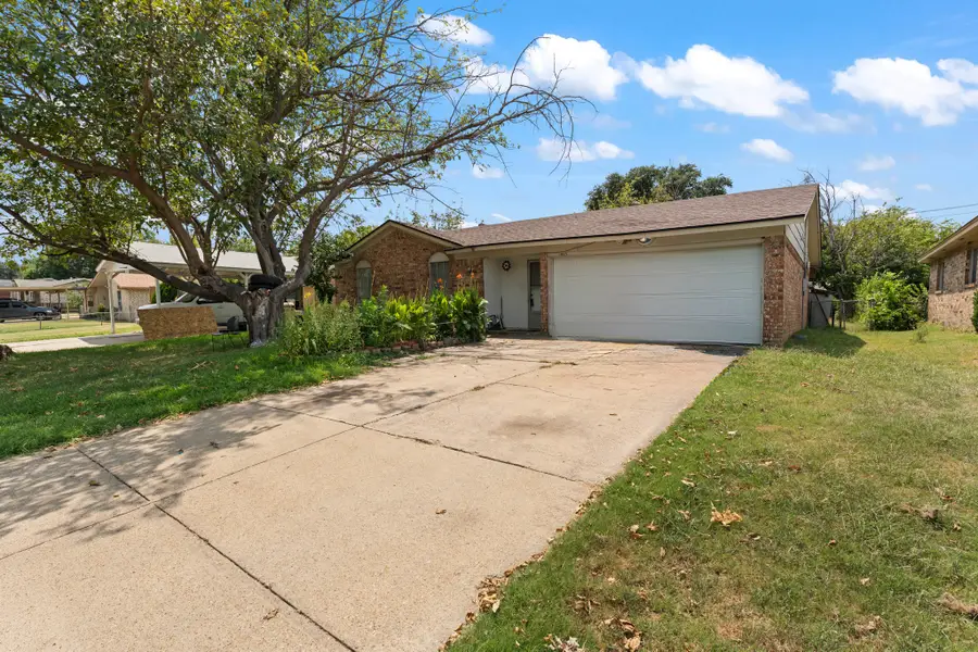 1825 Avenue B, Grand Prairie, TX 75051 - #3