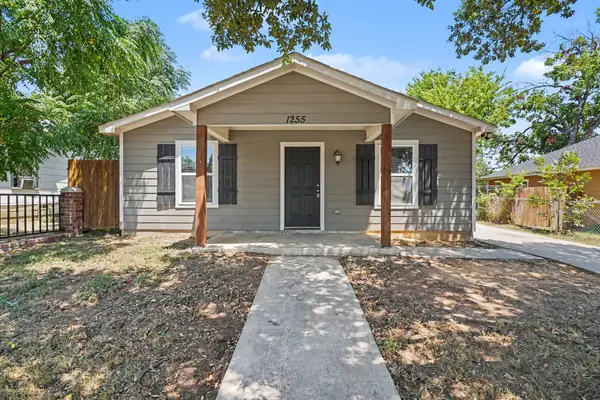 1255 E Davis Avenue, Fort Worth, TX 76104