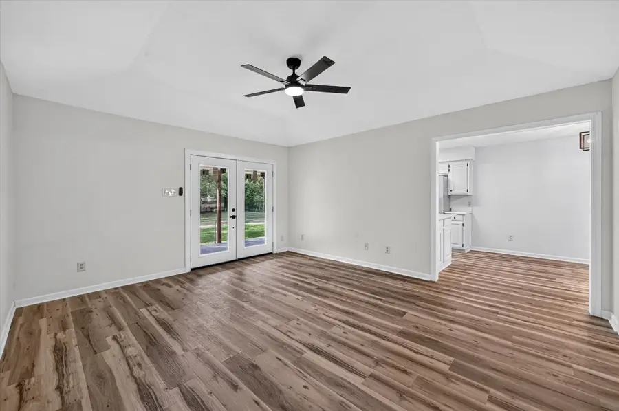 312 E Miller Street, Burleson, TX 76028 - #2
