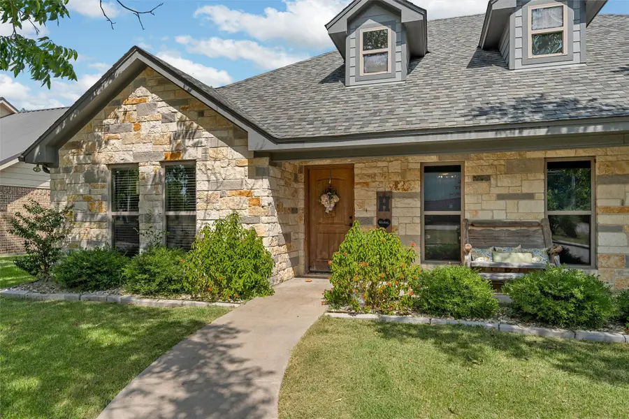 1200 N Davis Street, West, TX 76691 - #2