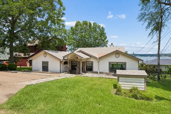 140 Pin Oak Drive, Mabank, TX 75156