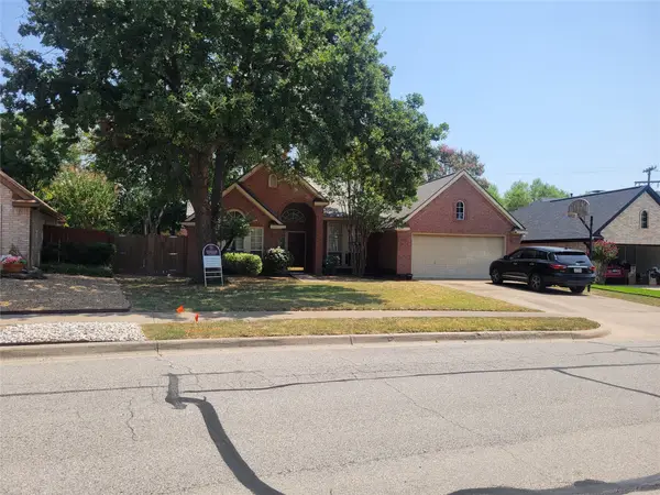 1817 Parkwood Drive, Grapevine, TX 76051