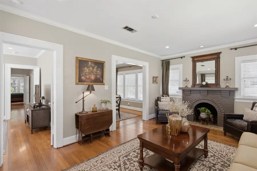 838 Salmon Drive, Dallas, TX 75208 - #2