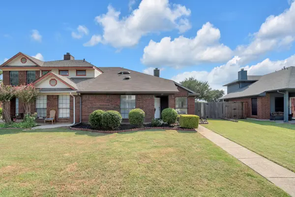 2111 Prairie Creek Trail, Garland, TX 75040