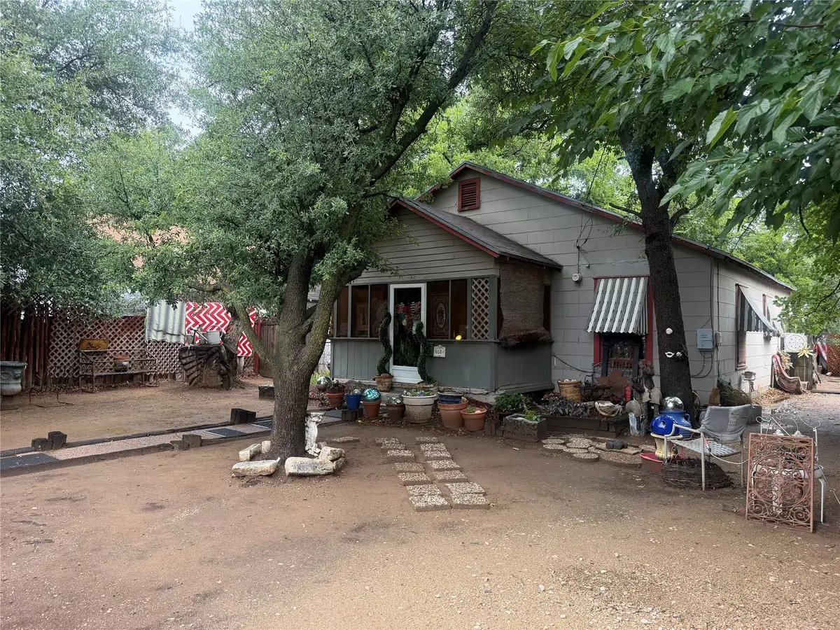 608 E Wichita Street, Henrietta, TX 76365 - #1