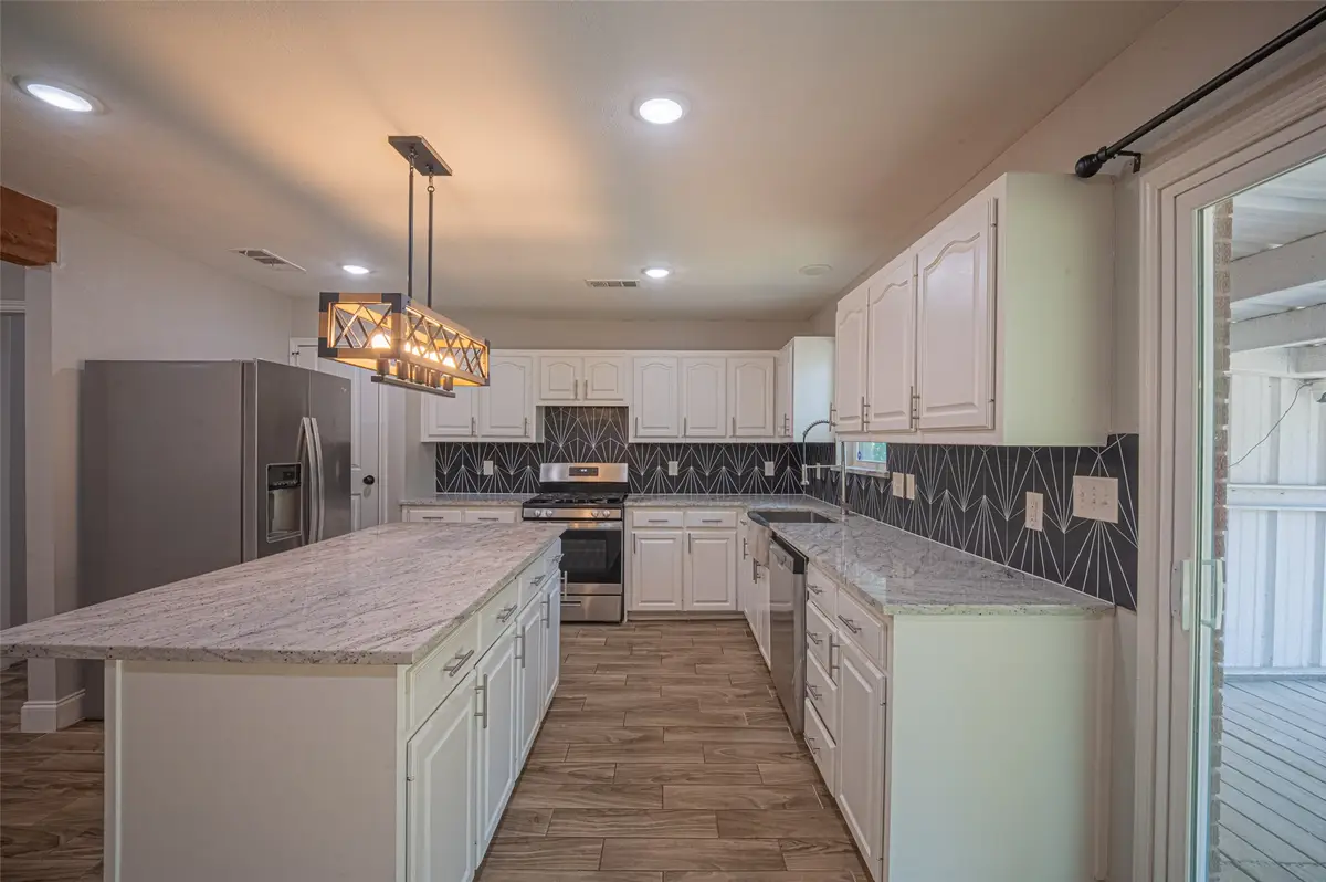 611 S Dallas Street, Palmer, TX 75152 - #1